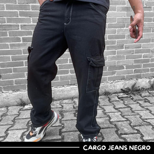 Pantalón tipo cargo en dril y jeans