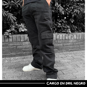 Pantalón tipo cargo en dril y jeans